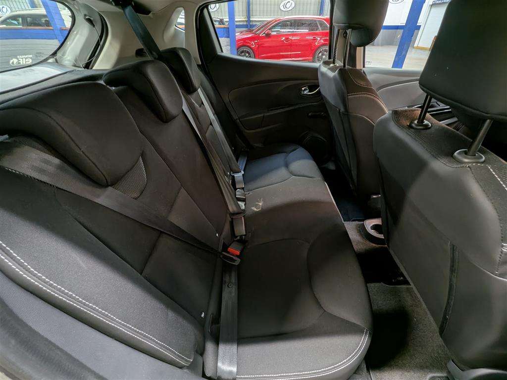 <p>2014 RENAULT CLIO DYNAMIQUE MEDIANAV</p>