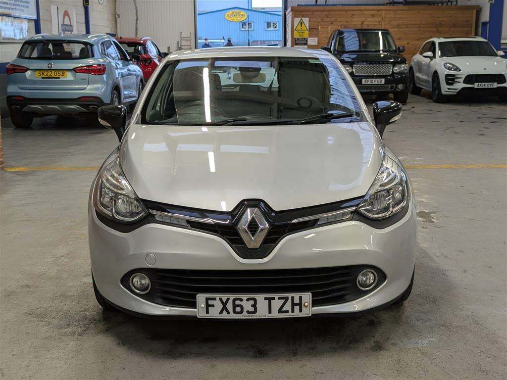 <p>2014 RENAULT CLIO DYNAMIQUE MEDIANAV</p>