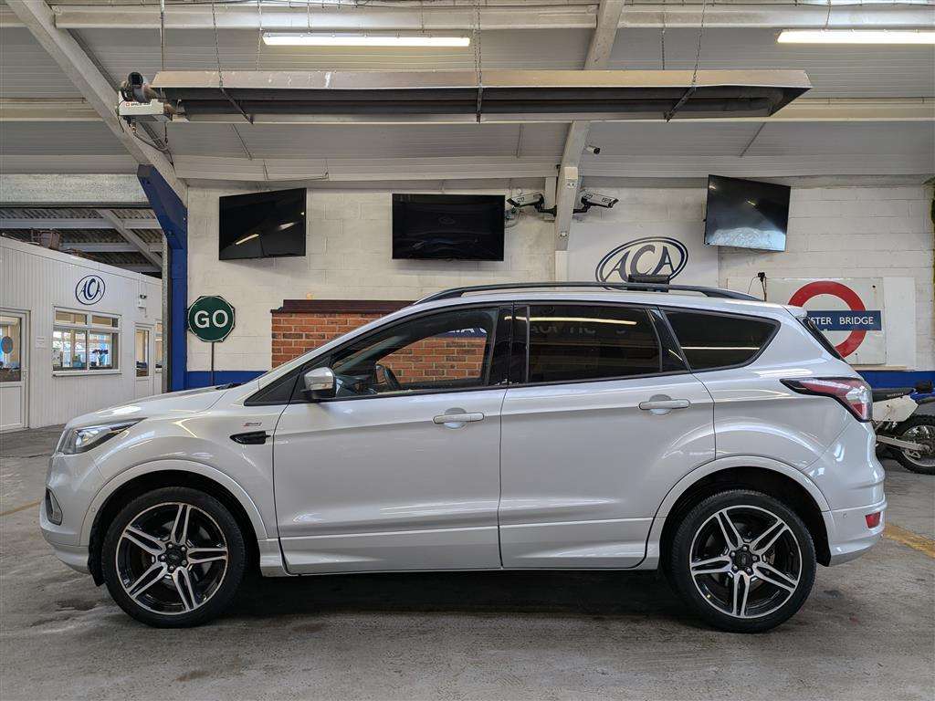 <p>2017 FORD KUGA ST-LINE TDCI</p>