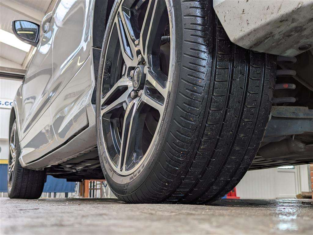 <p>2017 FORD KUGA ST-LINE TDCI</p>