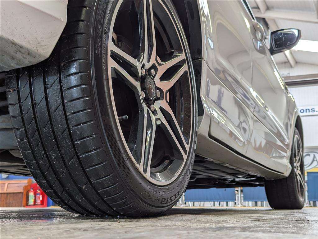 <p>2017 FORD KUGA ST-LINE TDCI</p>