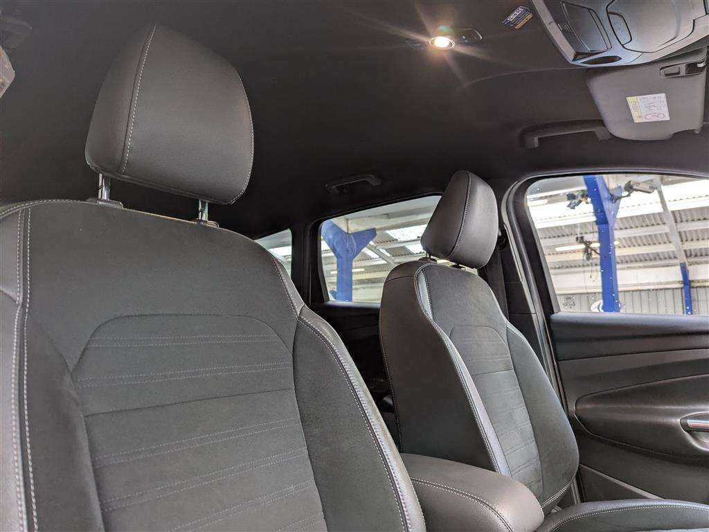 <p>2017 FORD KUGA ST-LINE TDCI</p>