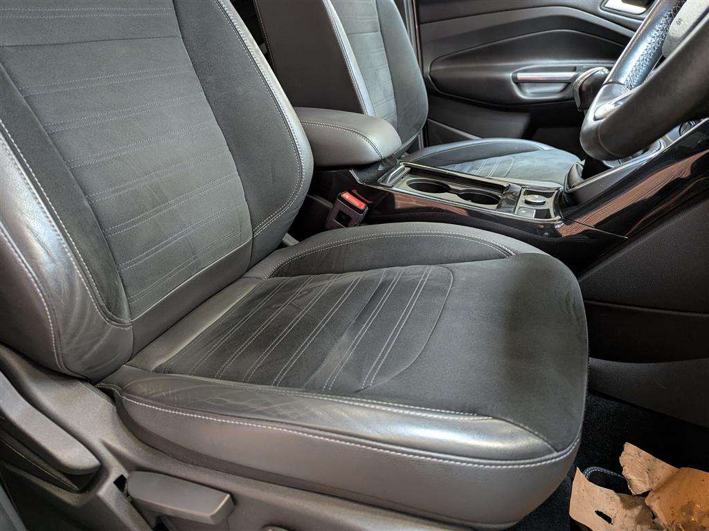 <p>2017 FORD KUGA ST-LINE TDCI</p>