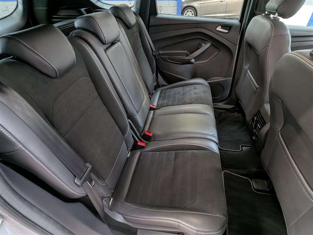 <p>2017 FORD KUGA ST-LINE TDCI</p>