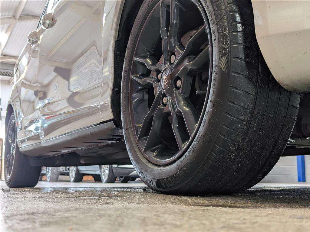 <p>2017 FORD B-MAX ZETEC SILVER EDITIO</p>