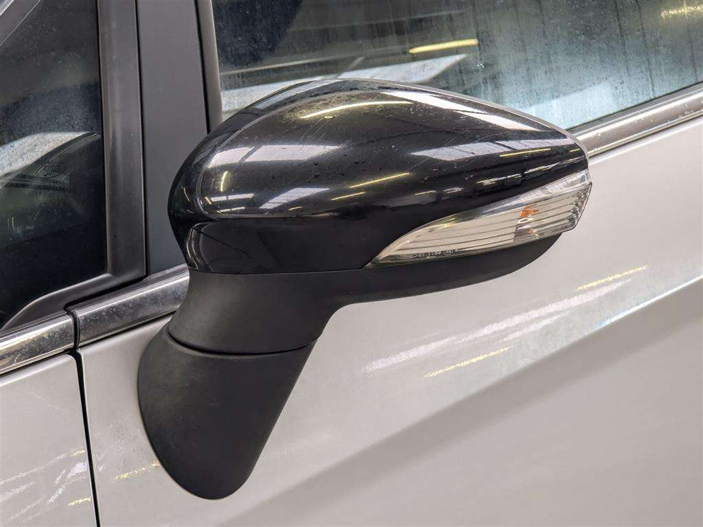 <p>2017 FORD B-MAX ZETEC SILVER EDITIO</p>