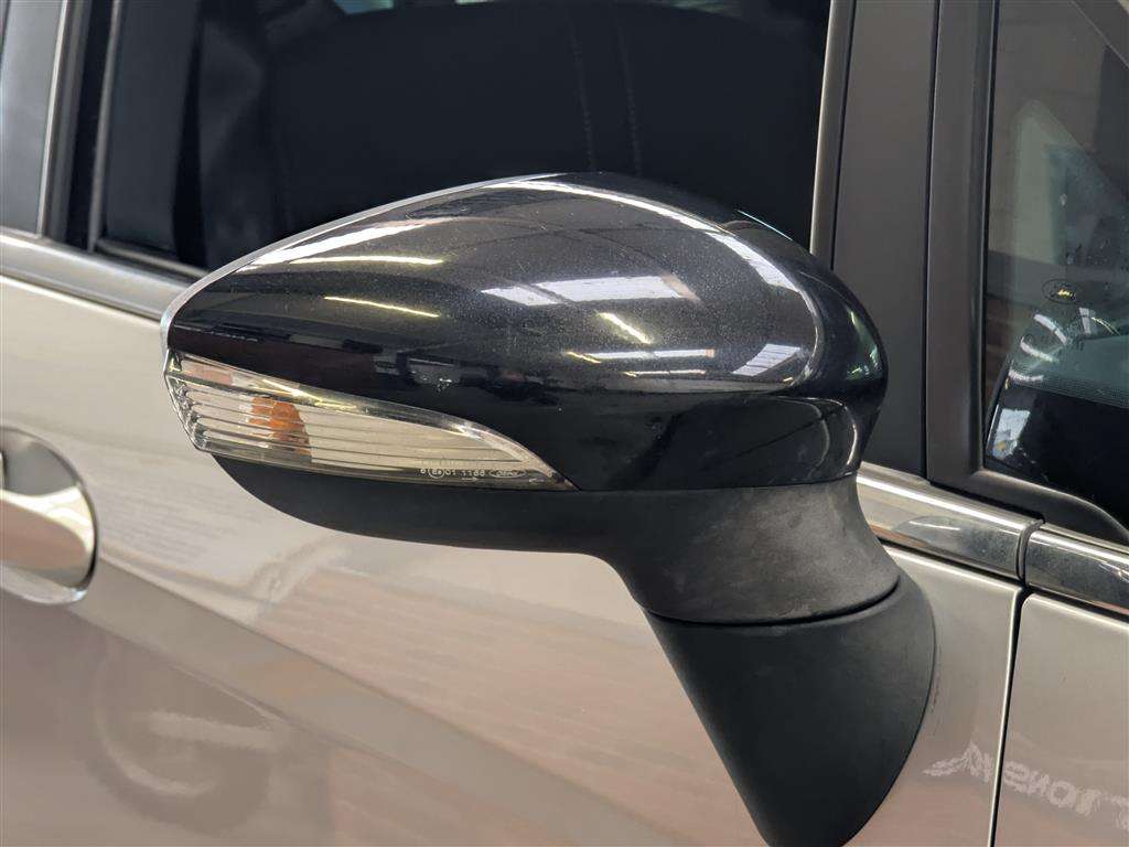 <p>2017 FORD B-MAX ZETEC SILVER EDITIO</p>