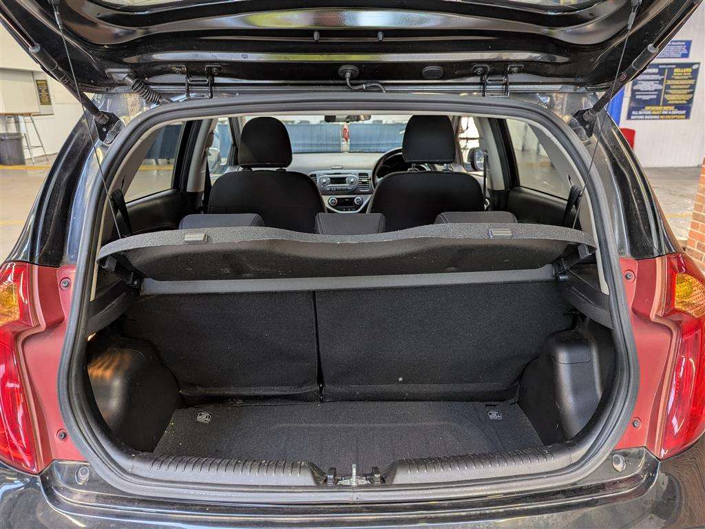 <p>2017 KIA PICANTO SE AUTO</p>