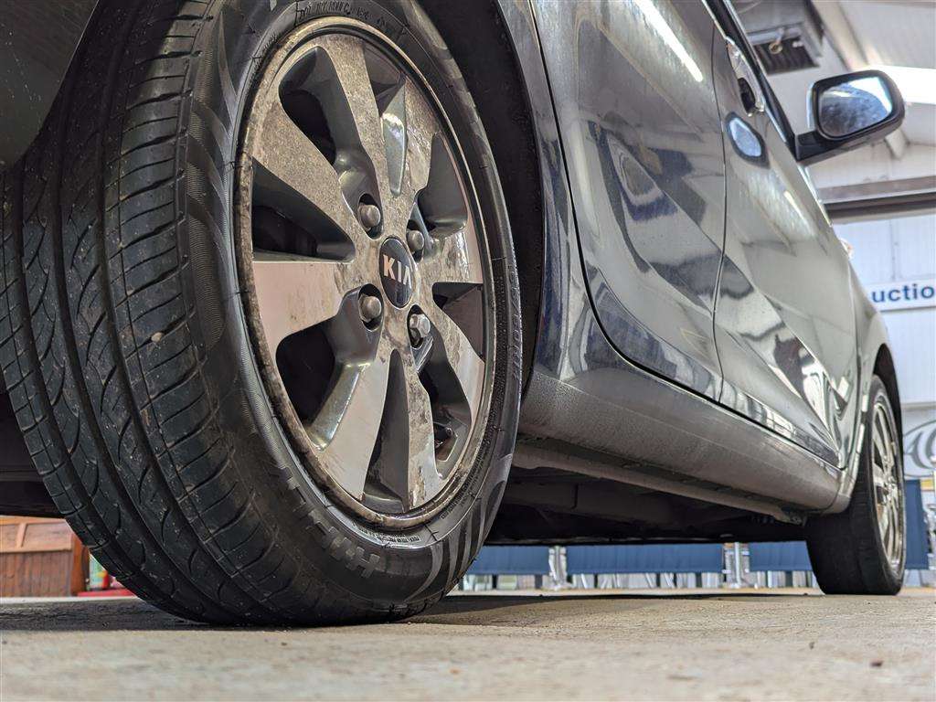 <p>2017 KIA PICANTO SE AUTO</p>