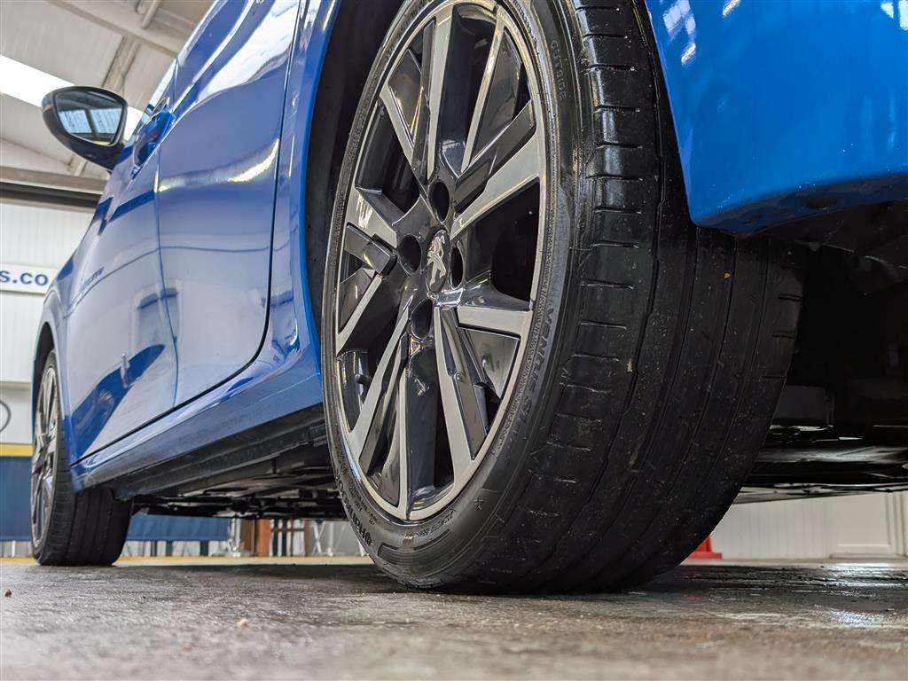 <p>2020 PEUGEOT 208 ALLURE PREMIUM PURETE</p>