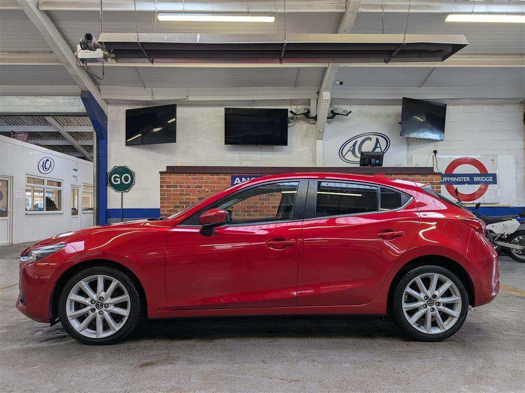 <p>2017 MAZDA 3 SPORT NAV D</p>