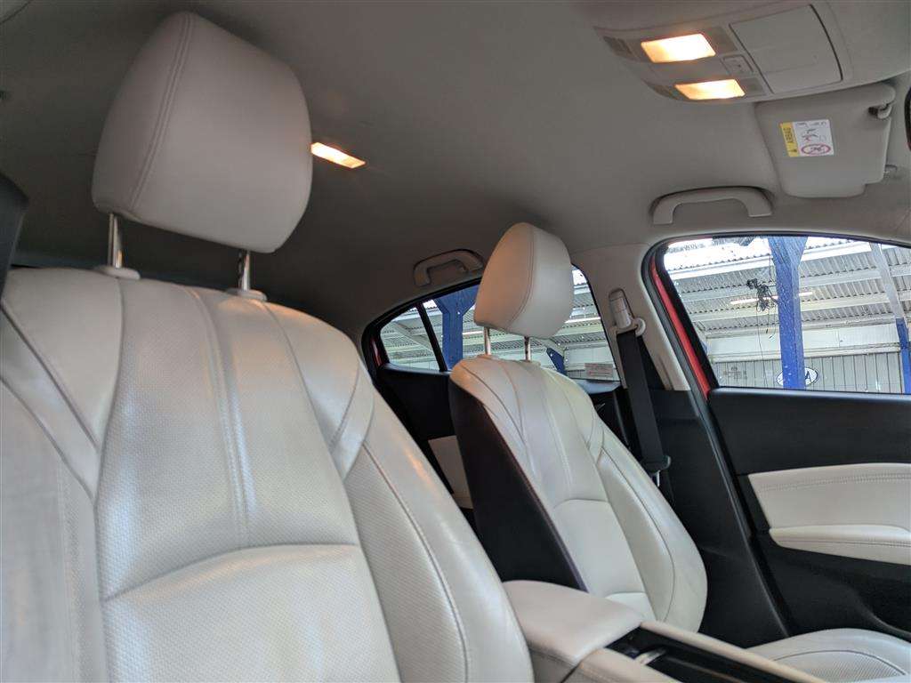 <p>2017 MAZDA 3 SPORT NAV D</p>