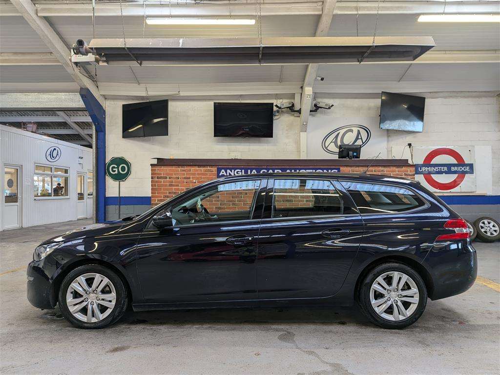 <p>2016 PEUGEOT 308 ACTIVE SW HDI BLUE S/</p>