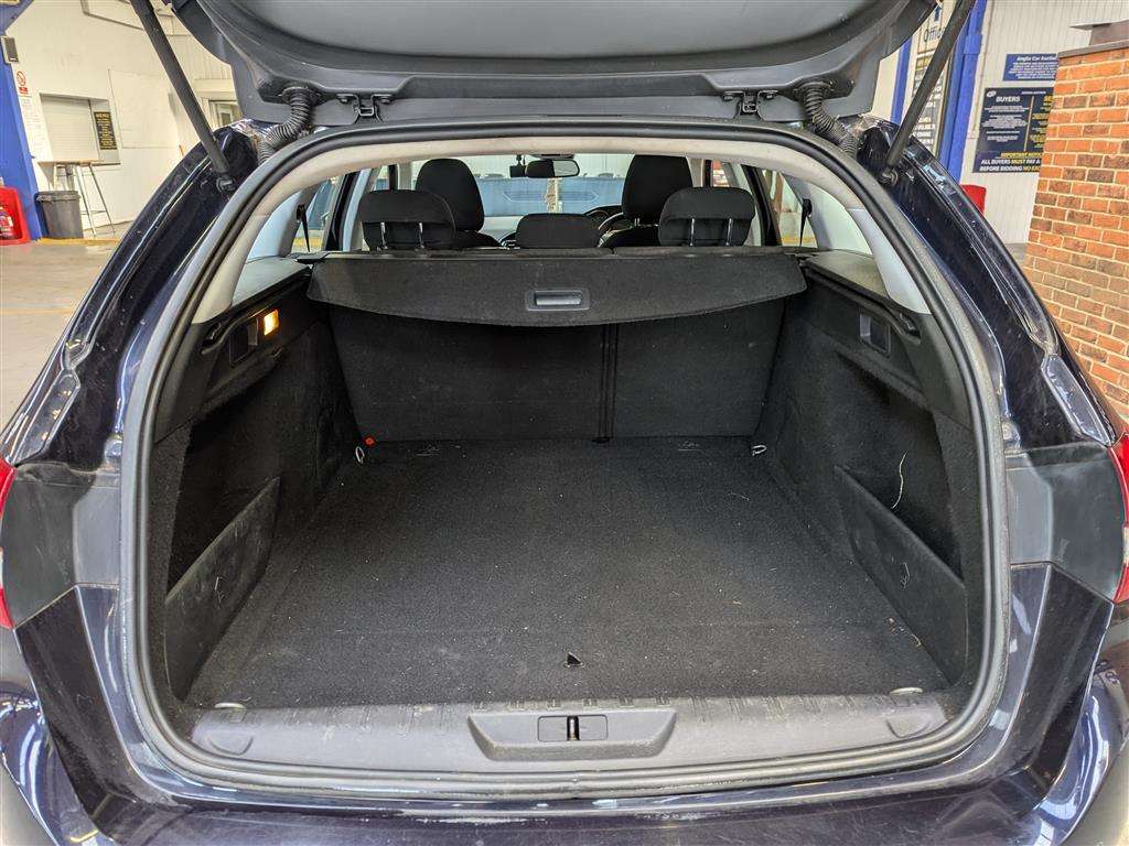 <p>2016 PEUGEOT 308 ACTIVE SW HDI BLUE S/</p>