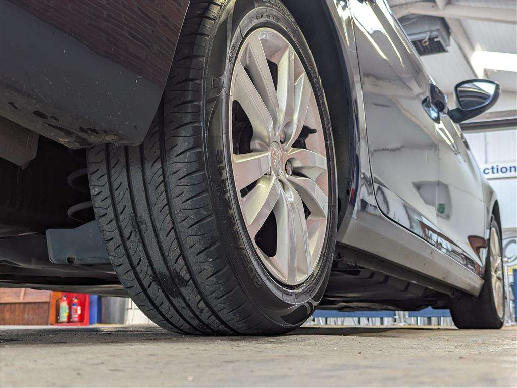 <p>2016 PEUGEOT 308 ACTIVE SW HDI BLUE S/</p>