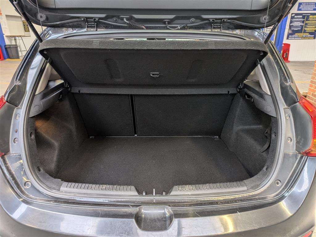 <p>2015 KIA CEED 2 ECODYNAMICS</p>