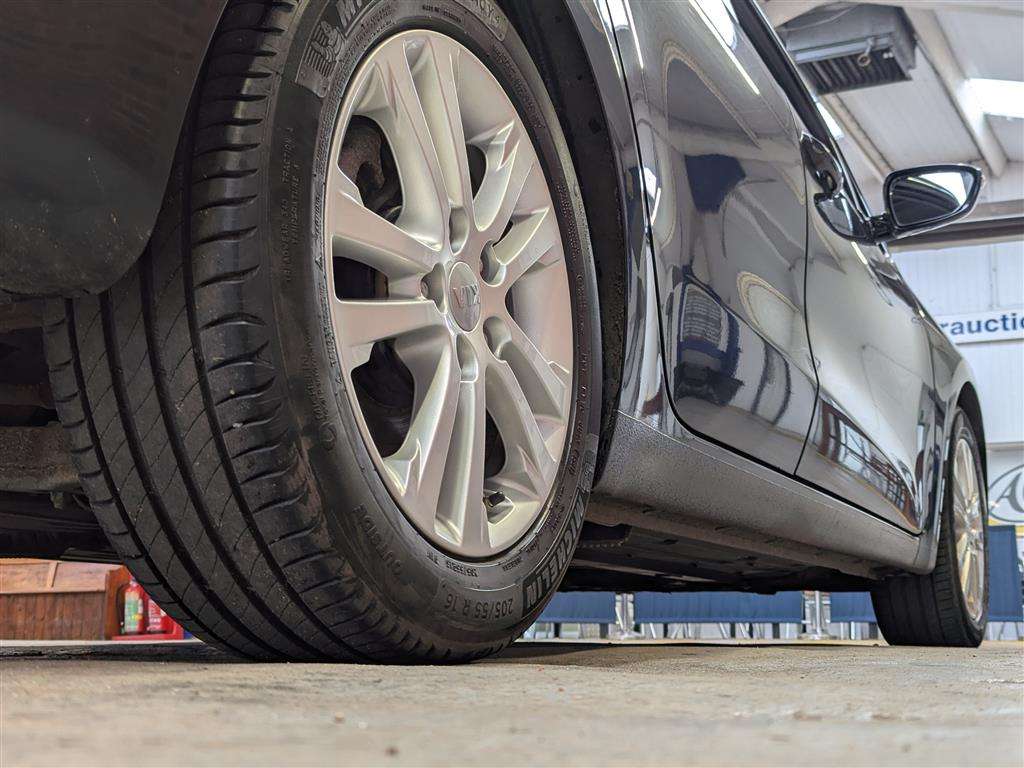 <p>2015 KIA CEED 2 ECODYNAMICS</p>