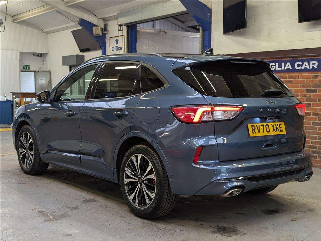 <p>2021 FORD KUGA ST-LINE X ED ECOBLUE</p>