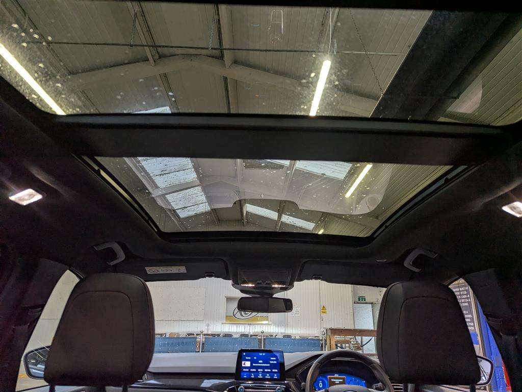 <p>2021 FORD KUGA ST-LINE X ED ECOBLUE</p>