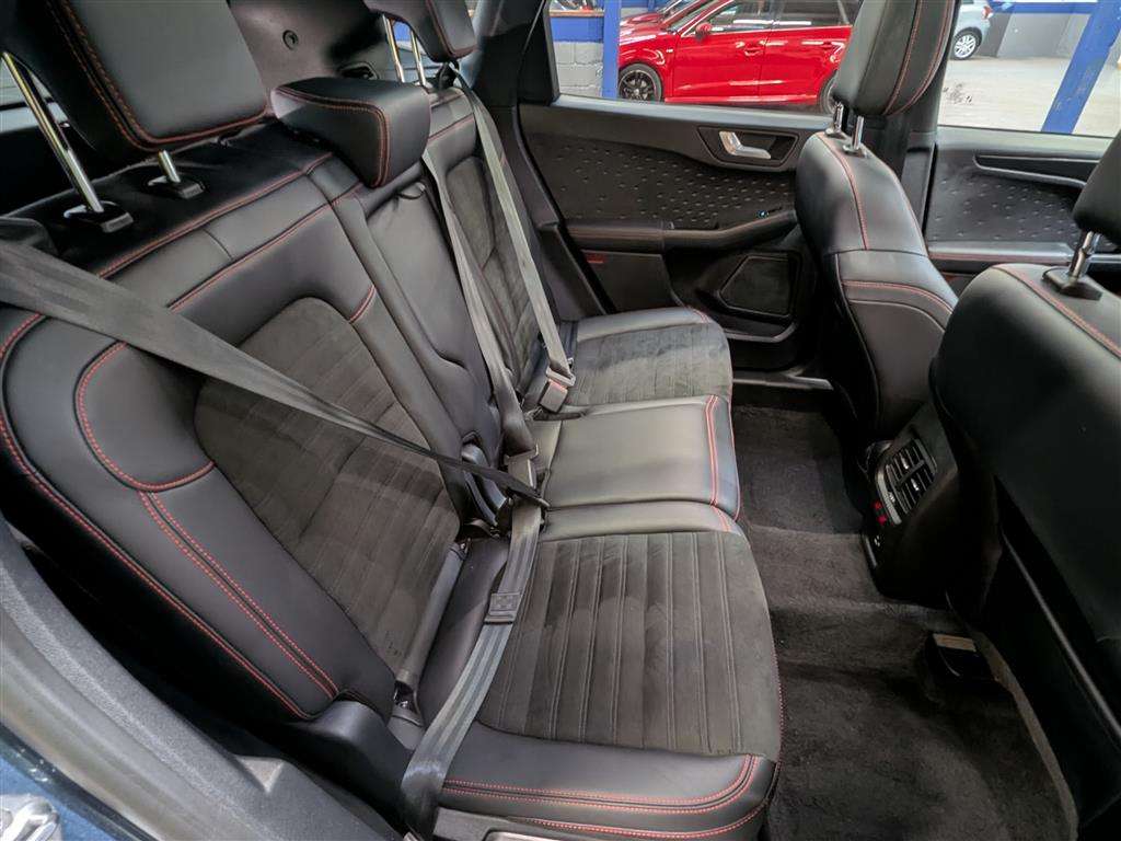 <p>2021 FORD KUGA ST-LINE X ED ECOBLUE</p>