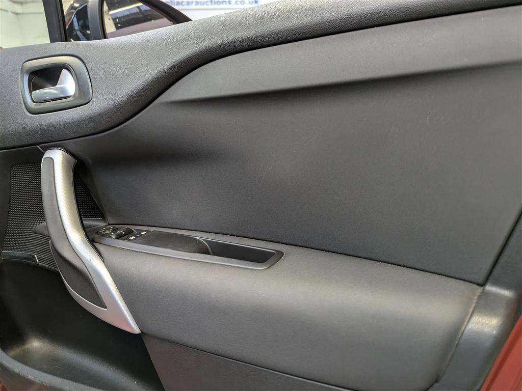 <p>2015 DS DS4 CROSSBACK BLUEHDI S/S</p>