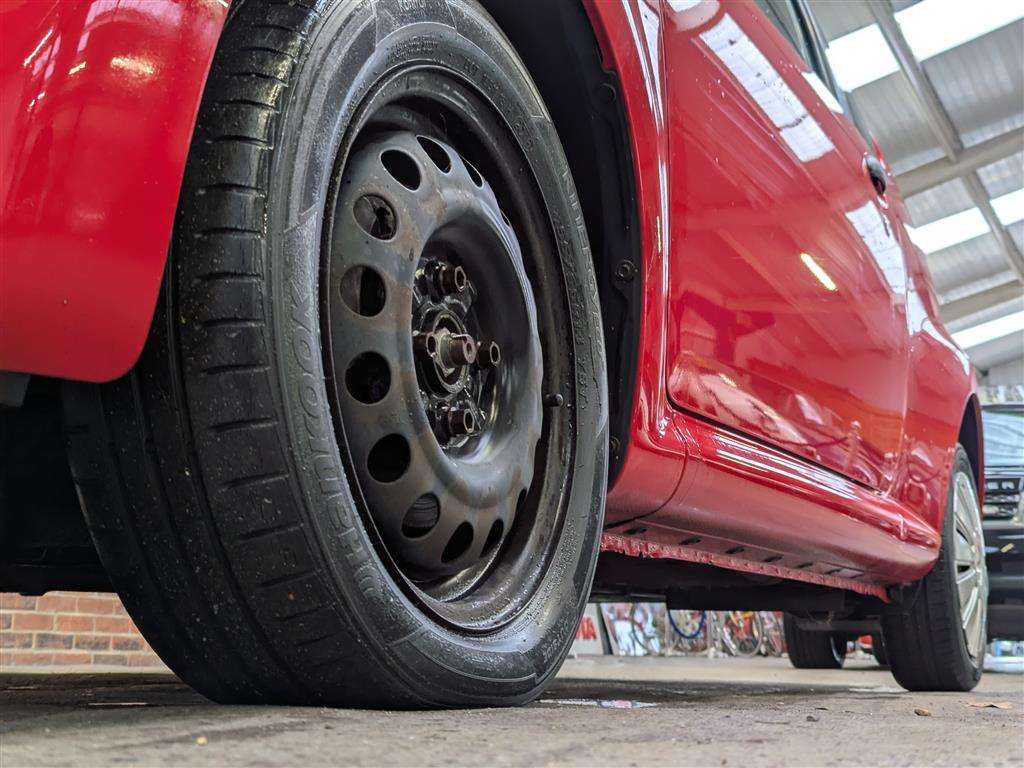 <p>2014 PEUGEOT 107 ACCESS</p>