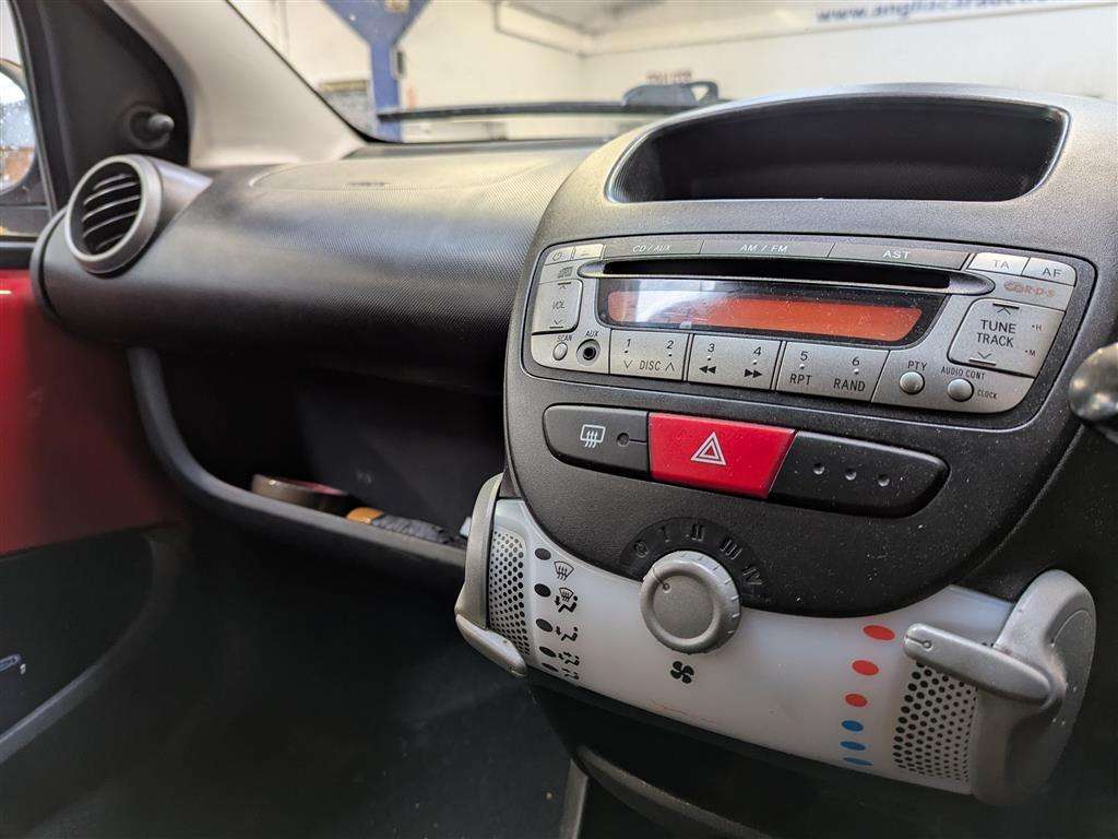 <p>2014 PEUGEOT 107 ACCESS</p>