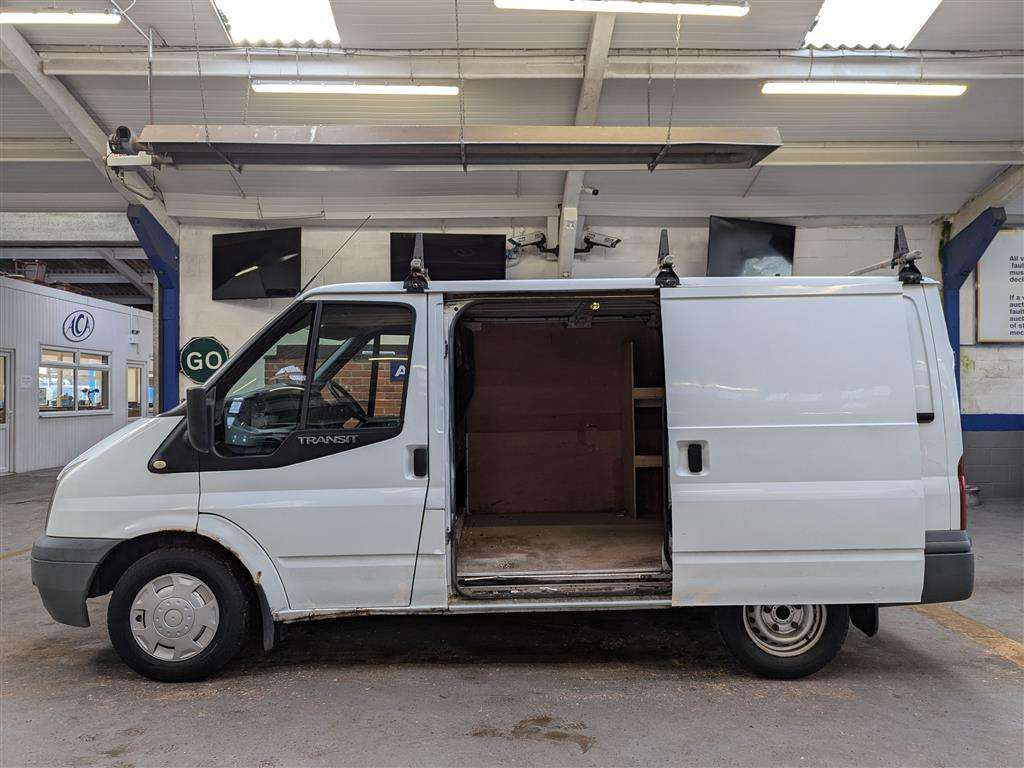 <p>2010 FORD TRANSIT 115 T280S FWD</p>