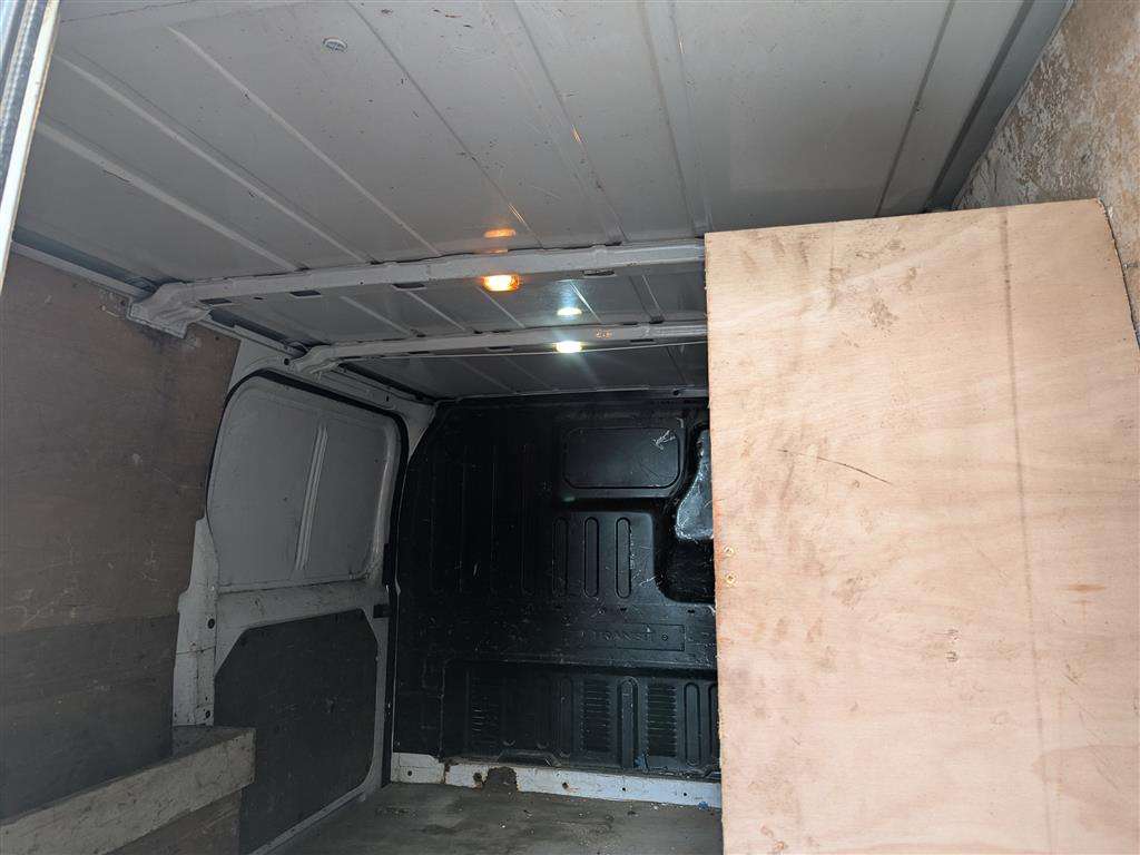<p>2010 FORD TRANSIT 115 T280S FWD</p>