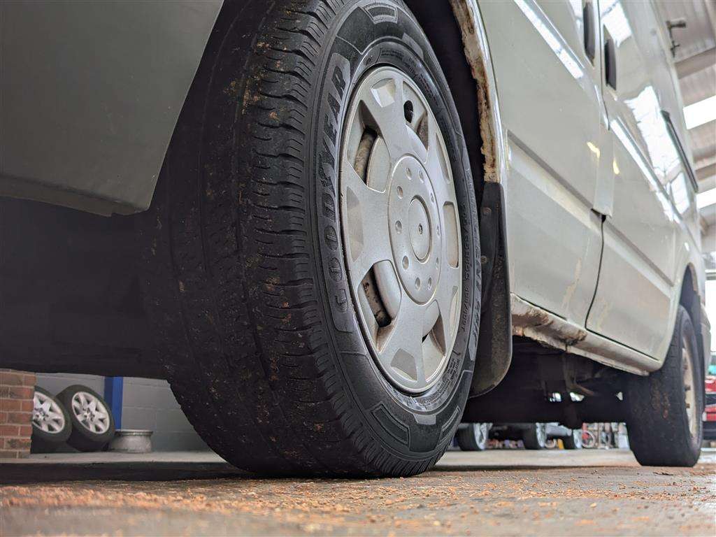 <p>2010 FORD TRANSIT 115 T280S FWD</p>