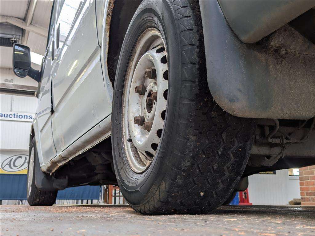 <p>2010 FORD TRANSIT 115 T280S FWD</p>