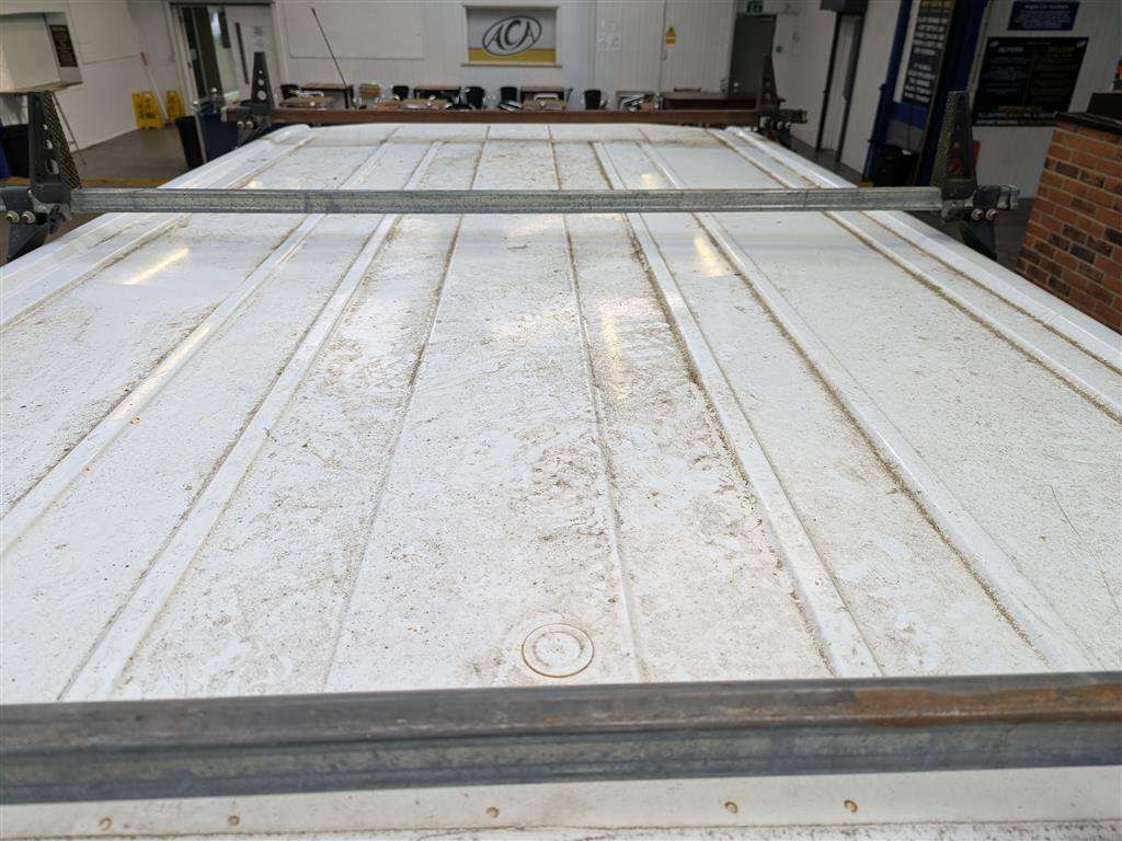 <p>2010 FORD TRANSIT 115 T280S FWD</p>