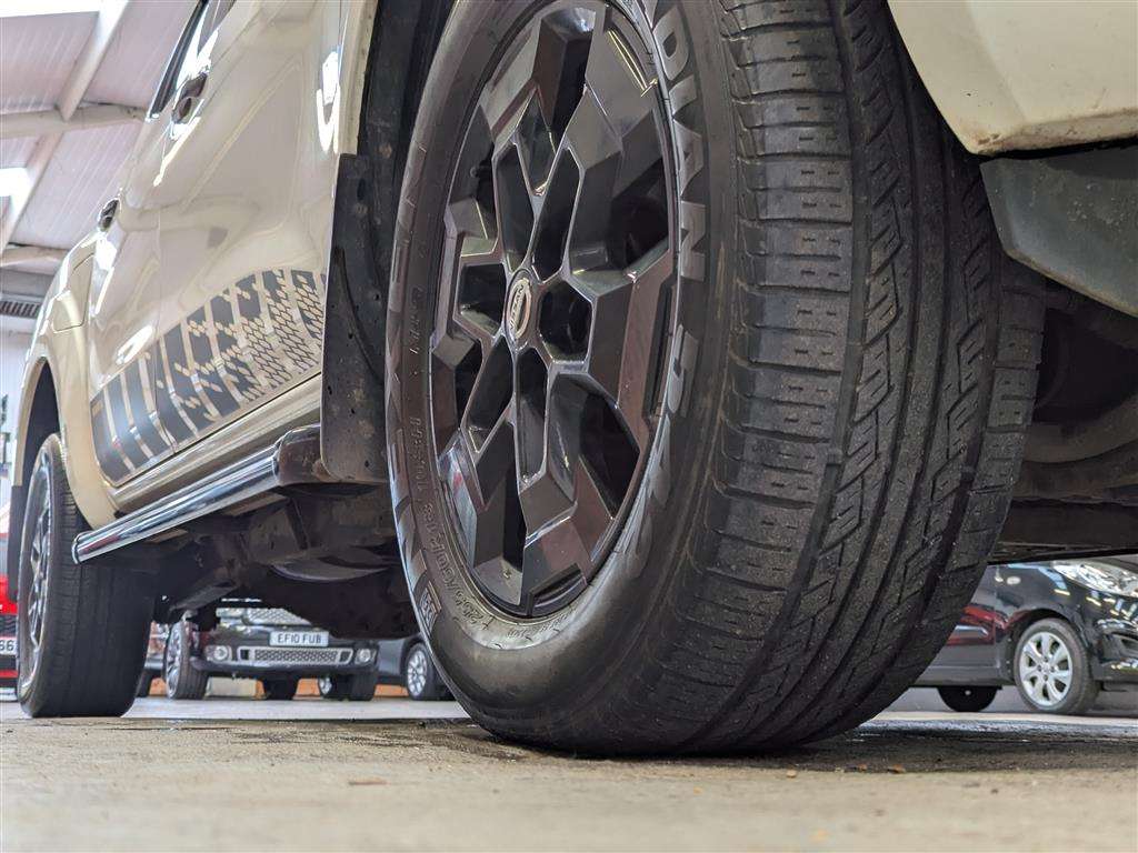 <p>2020 NISSAN NAVARA N-GUARD DCI AUTO</p>