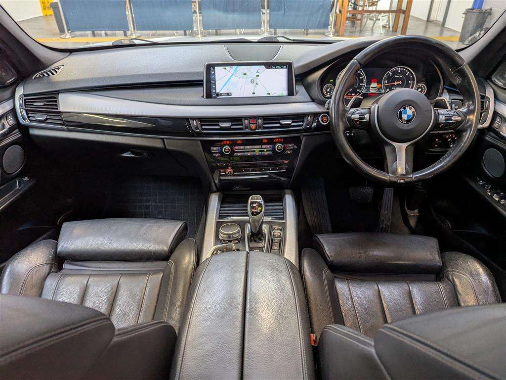 <p>2017 BMW X5 M50D AUTO</p>