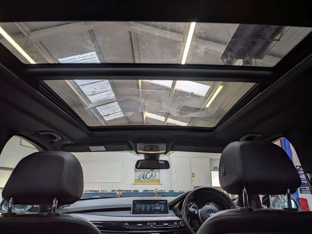 <p>2017 BMW X5 M50D AUTO</p>