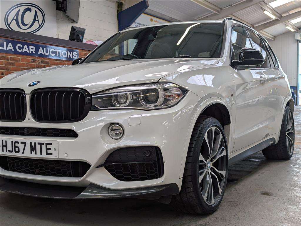 <p>2017 BMW X5 M50D AUTO</p>