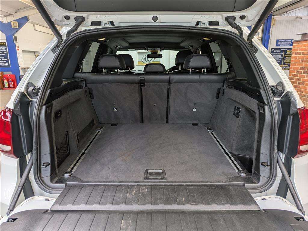 <p>2017 BMW X5 M50D AUTO</p>