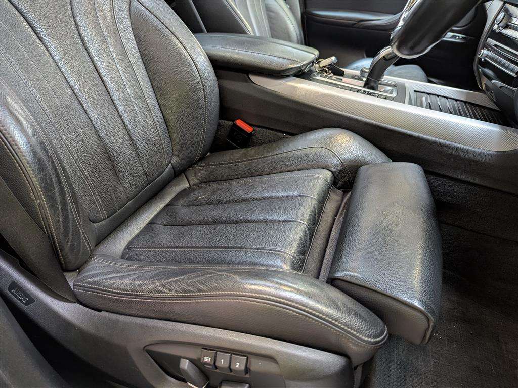 <p>2017 BMW X5 M50D AUTO</p>