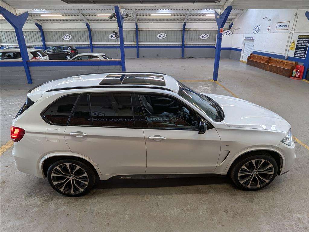 <p>2017 BMW X5 M50D AUTO</p>