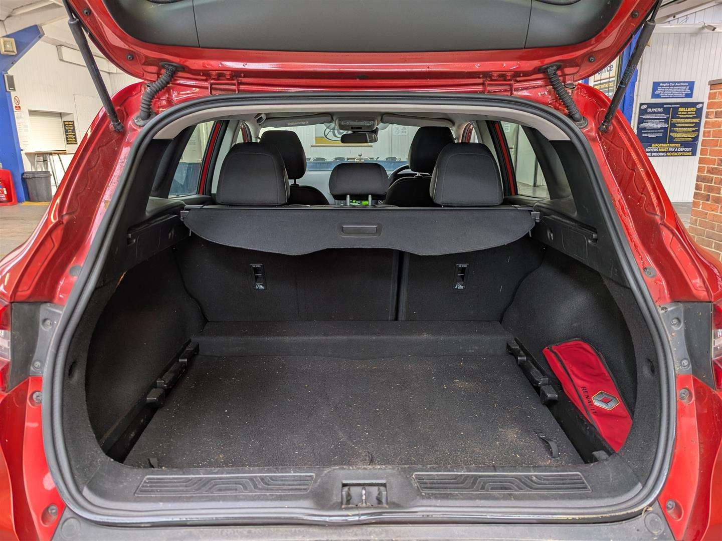 <p>2015 RENAULT KADJAR DYNAMIQUE NAV DCI</p>