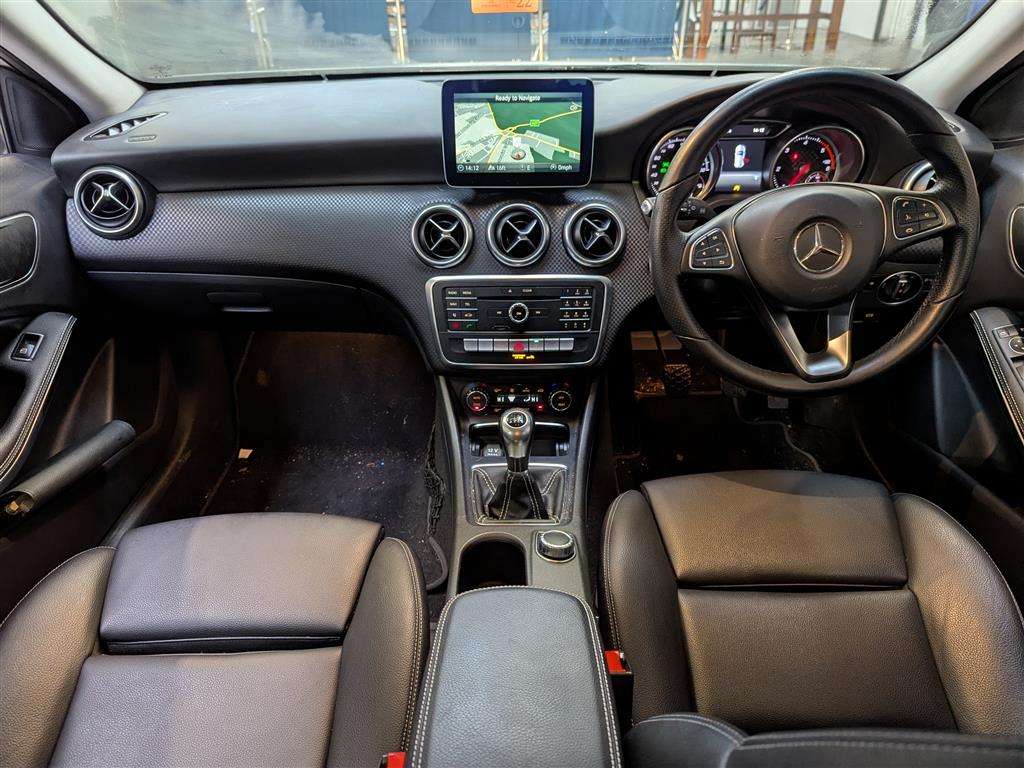 <p>2016 MERCEDES-BENZ A 180 D SPORT</p>