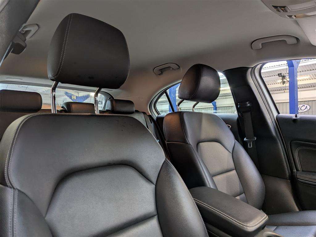 <p>2016 MERCEDES-BENZ A 180 D SPORT</p>