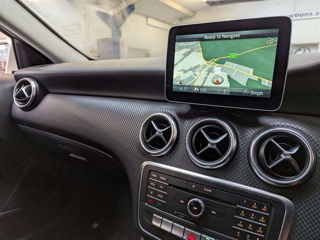 <p>2016 MERCEDES-BENZ A 180 D SPORT</p>