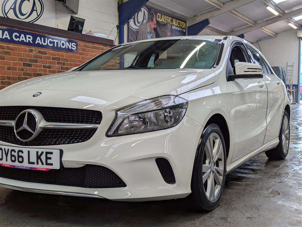 <p>2016 MERCEDES-BENZ A 180 D SPORT</p>