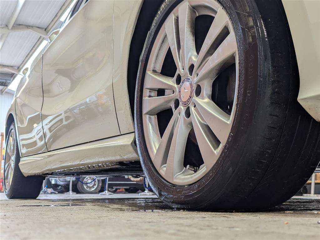 <p>2016 MERCEDES-BENZ A 180 D SPORT</p>