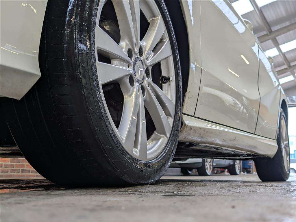 <p>2016 MERCEDES-BENZ A 180 D SPORT</p>