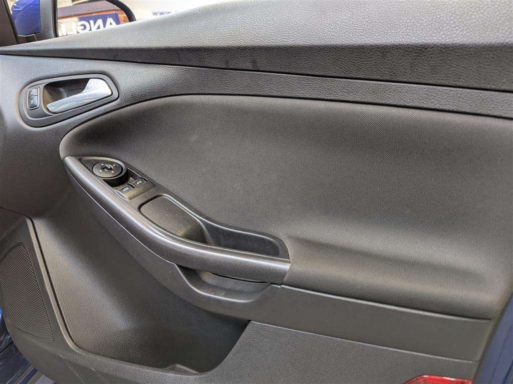 <p>2018 FORD FOCUS ST-LINE</p>