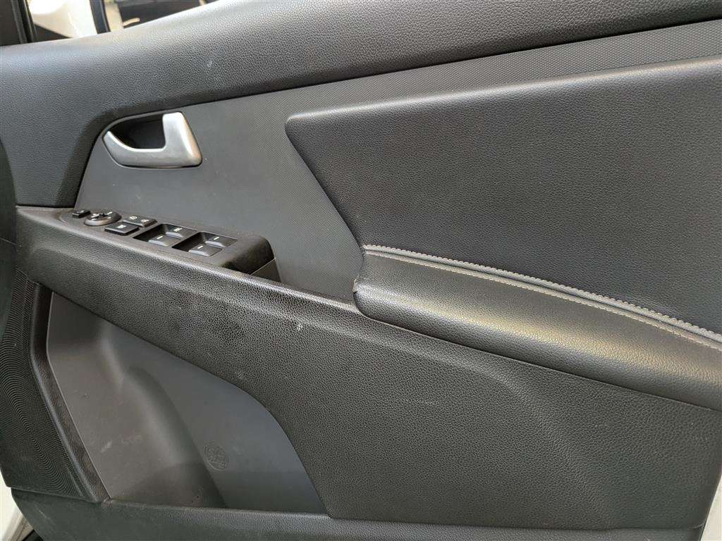 <p>2015 KIA SPORTAGE KX-2 CRDI</p>