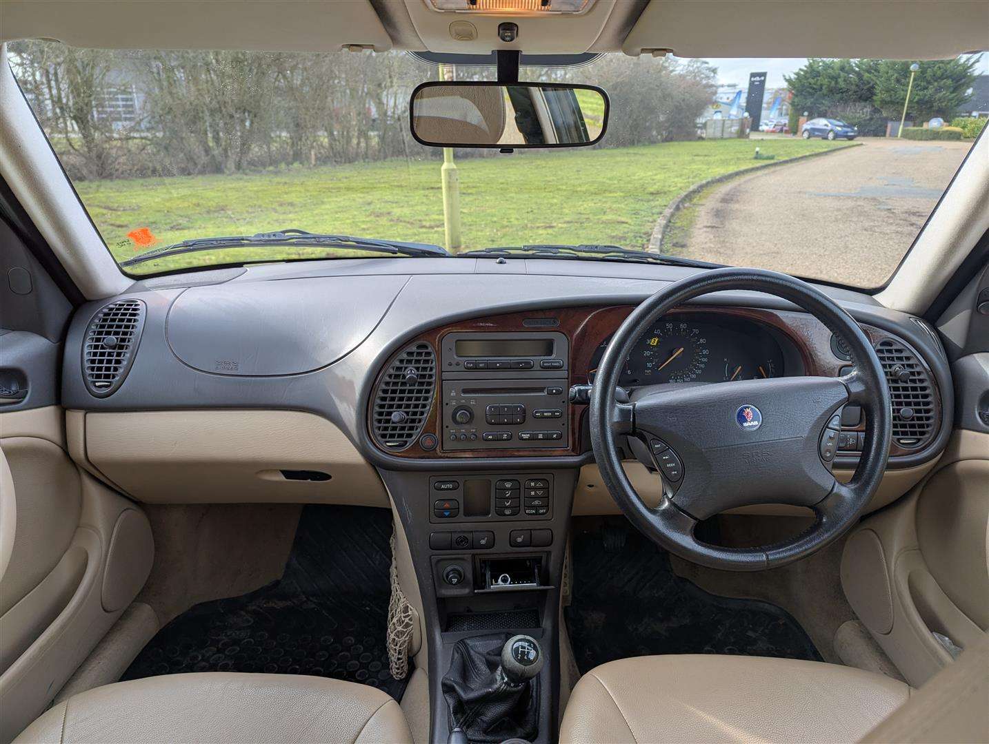 <p>2002 SAAB 9-3</p>