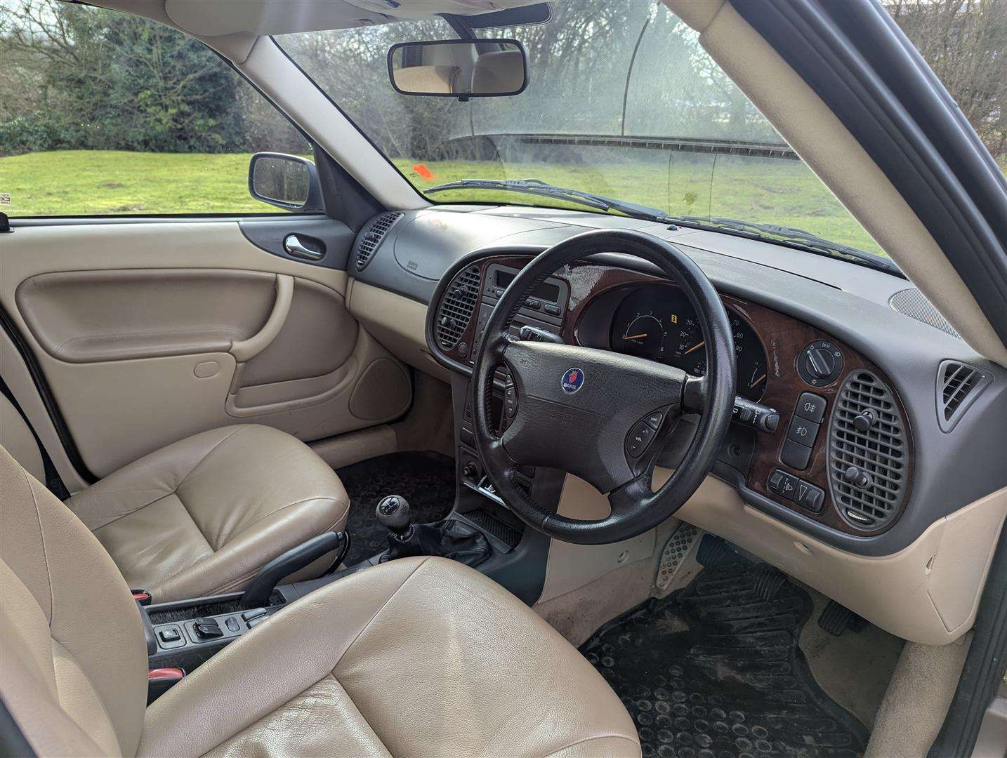 <p>2002 SAAB 9-3</p>